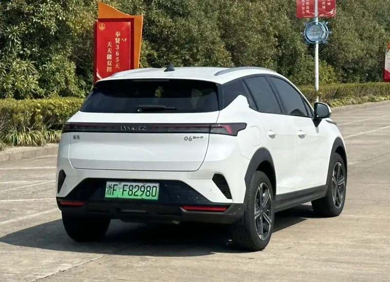 Lynk & Co 06 - 4