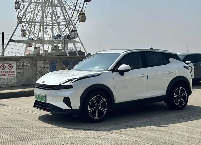Lynk & Co 06 - 5
