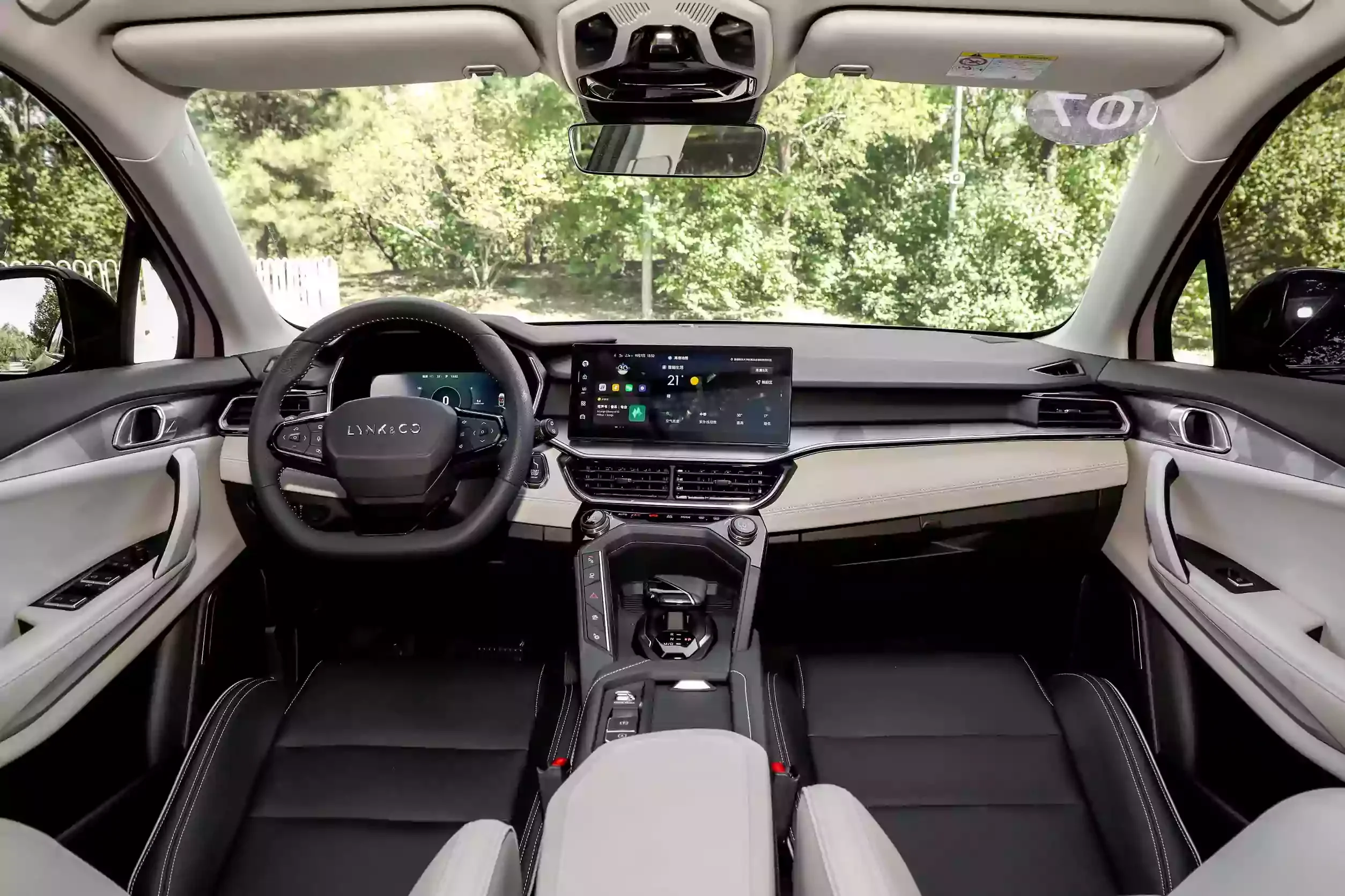 Lynk & Co 06 06