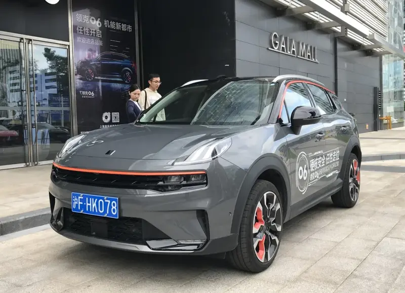 Lynk & Co 06 - 4