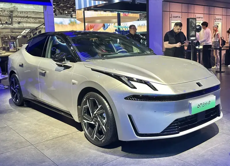 Lynk & Co 07 07