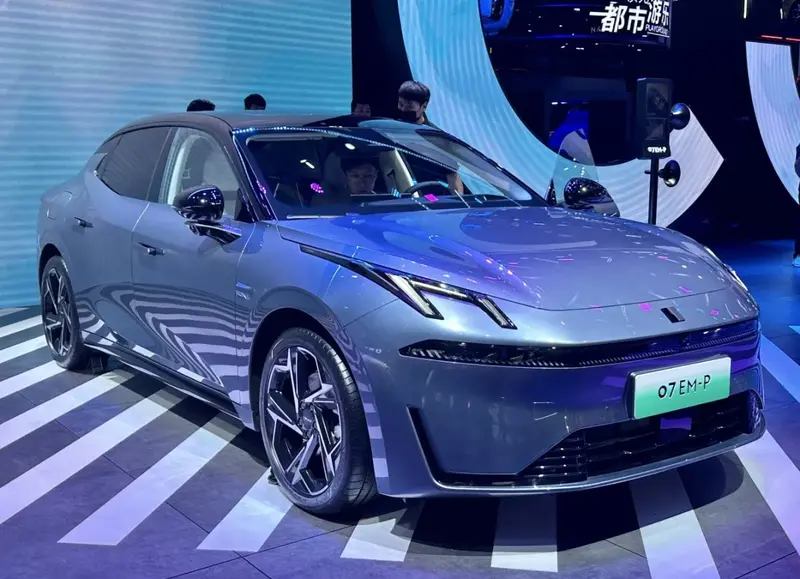Lynk & Co 07 - 3