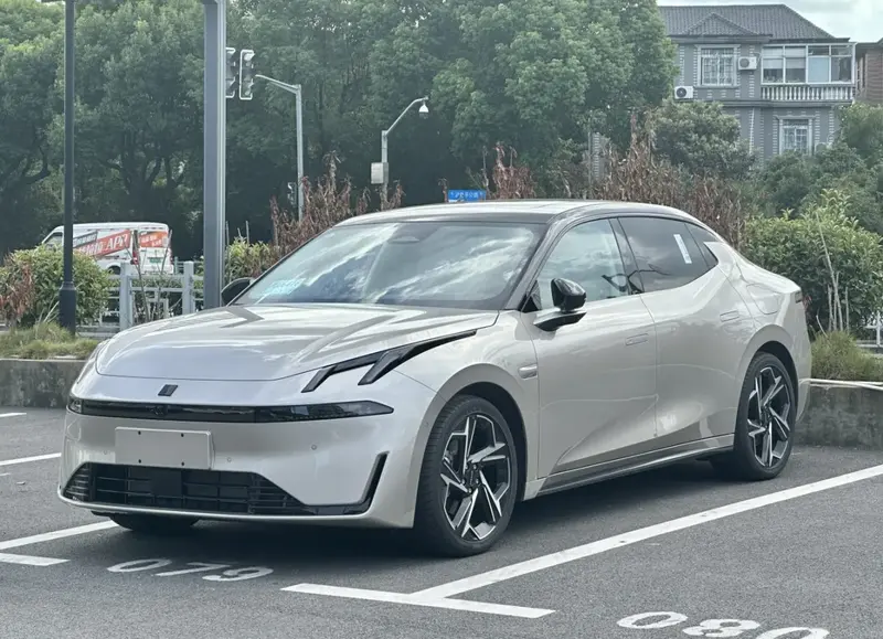 Lynk & Co 07 - 5