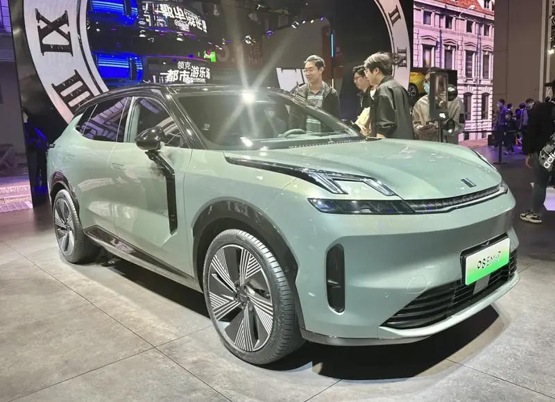 Lynk & Co 08 - 2