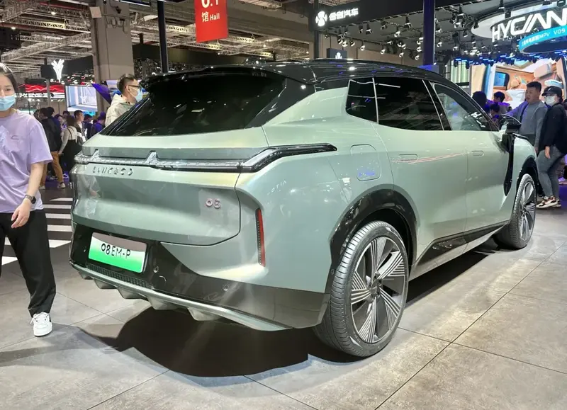 Lynk & Co 08 - 3