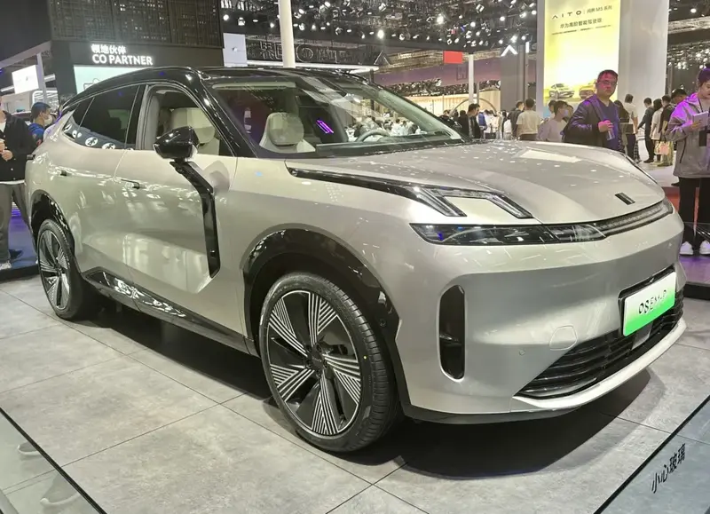 Lynk & Co 08 - 4