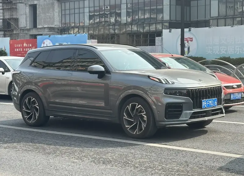 Lynk & Co 09 09 2.0TD T8 (431 bg) Plug-in Hybrid E-AWD Automatic - görsel 3