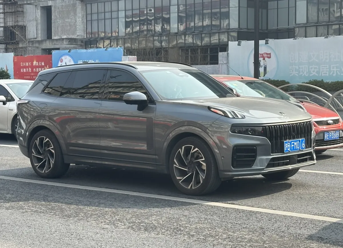 Lynk & Co 09 09 2.0TD T8 (431 bg) Plug-in Hybrid E-AWD Automatic - görsel 3