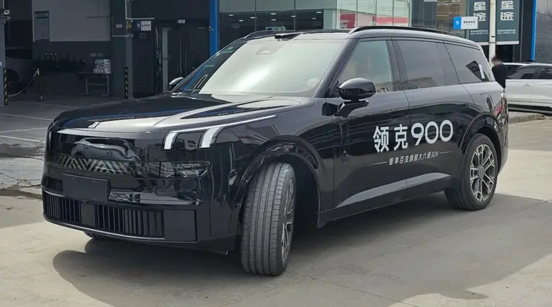 Lynk & Co 900 - 3