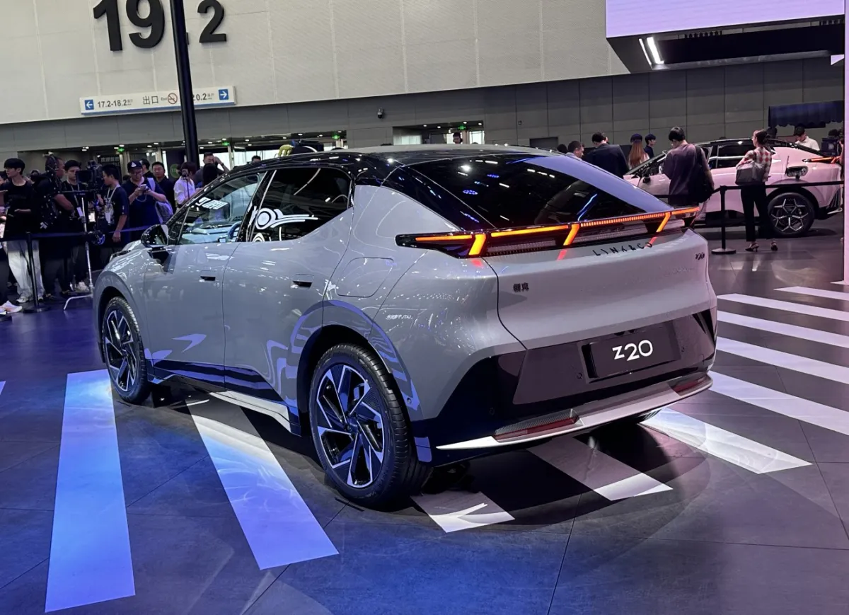 Lynk & Co Z20 Z20 51.2 kWh (238 bg) - görsel 2