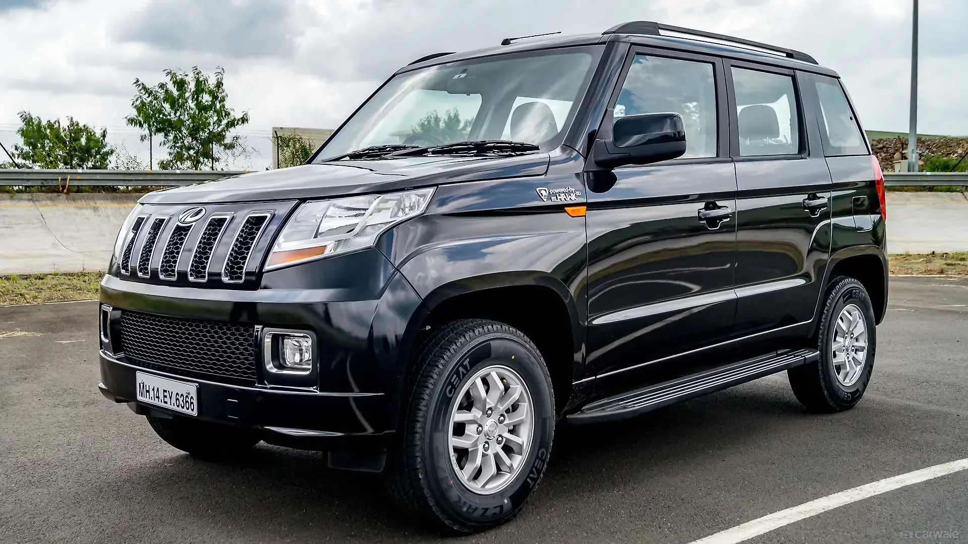 Mahindra TUV300 TUV300