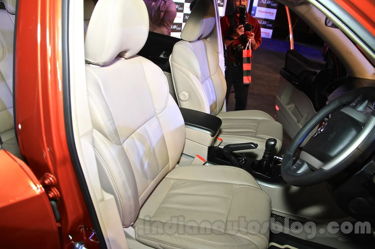 Mahindra XUV500 XUV500 (facelift 2015)