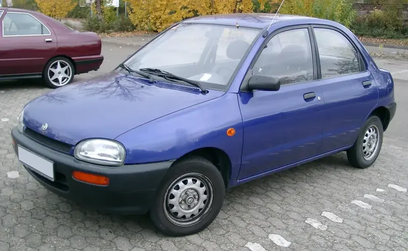 Mazda 121 121 II 1.3 16V (54 bg) - görsel 3