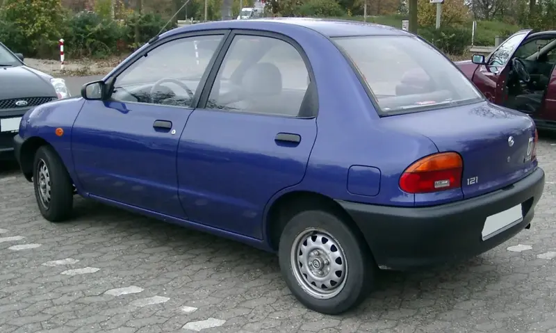 Mazda 121 121 II 1.3 16V (54 bg) - görsel 4