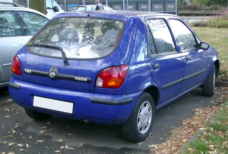 Mazda 121 - 3