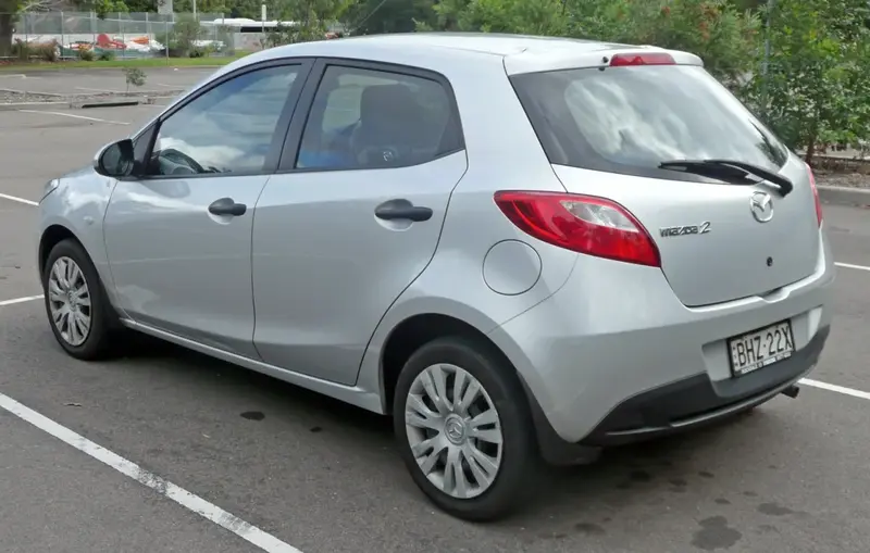 Mazda 2 - 4
