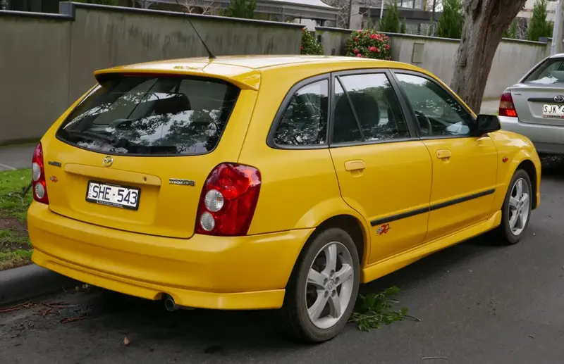 Mazda 323 - 2