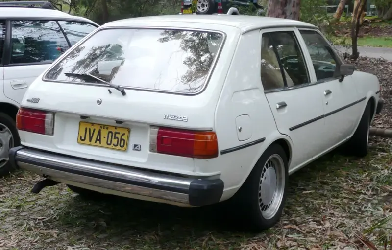 Mazda 323 - 2