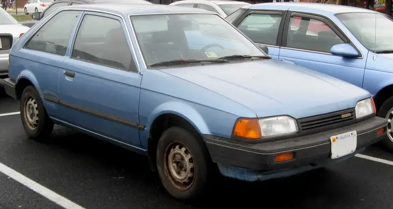 Mazda 323 - 2