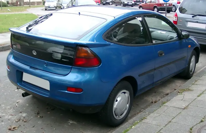 Mazda 323 - 2