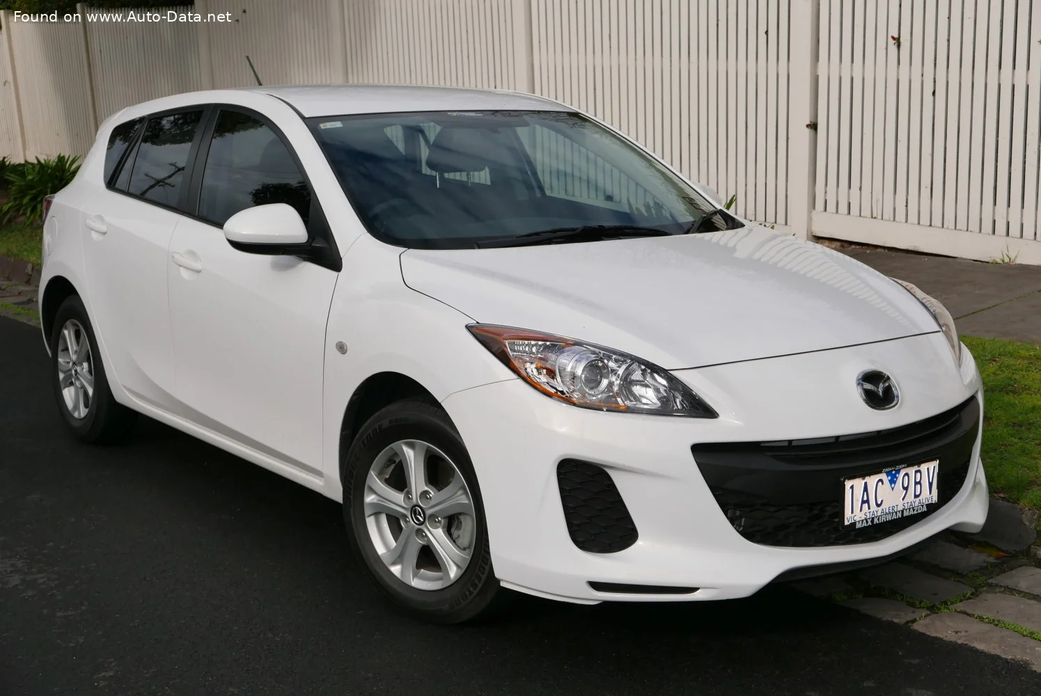 Mazda 3 3 II Hatchback (BL, facelift 2011)