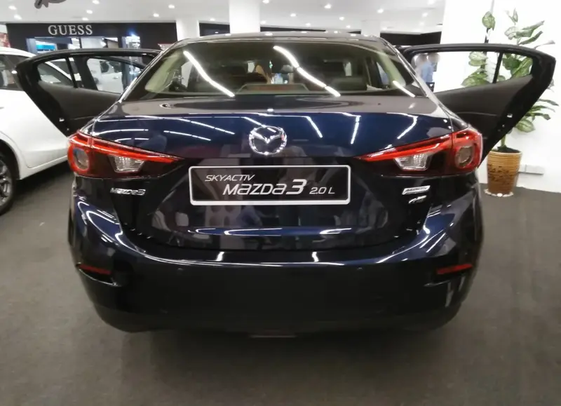 Mazda 3 - 5