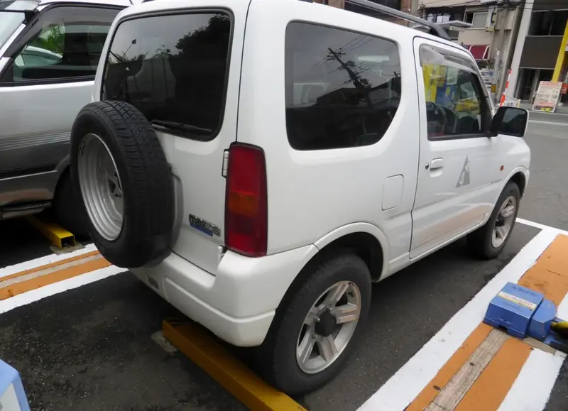Mazda Az-offroad Az-offroad 0.7 12V (64 bg) 4WD - görsel 4