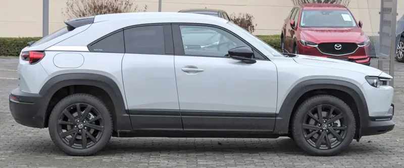 Mazda MX-30 MX-30 35.5 kWh e-SKYACTIV (145 bg) BEV - görsel 3