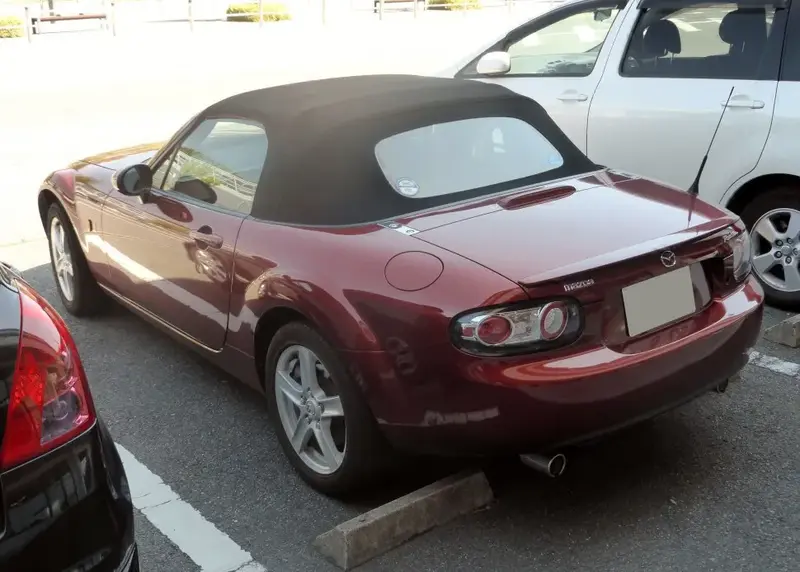 Mazda Roadster - 2