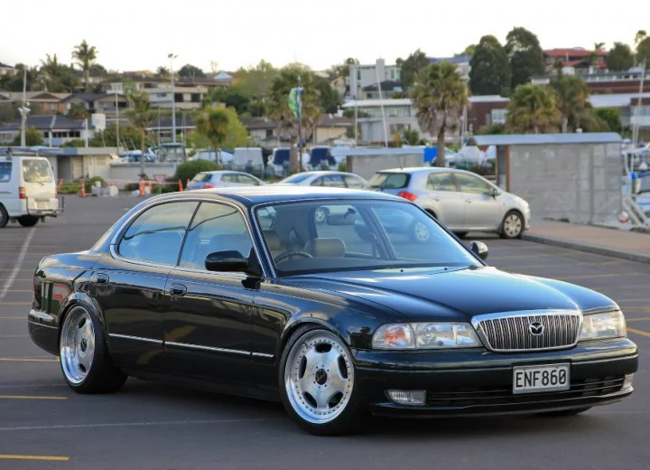 Mazda Sentia Sentia (HC)