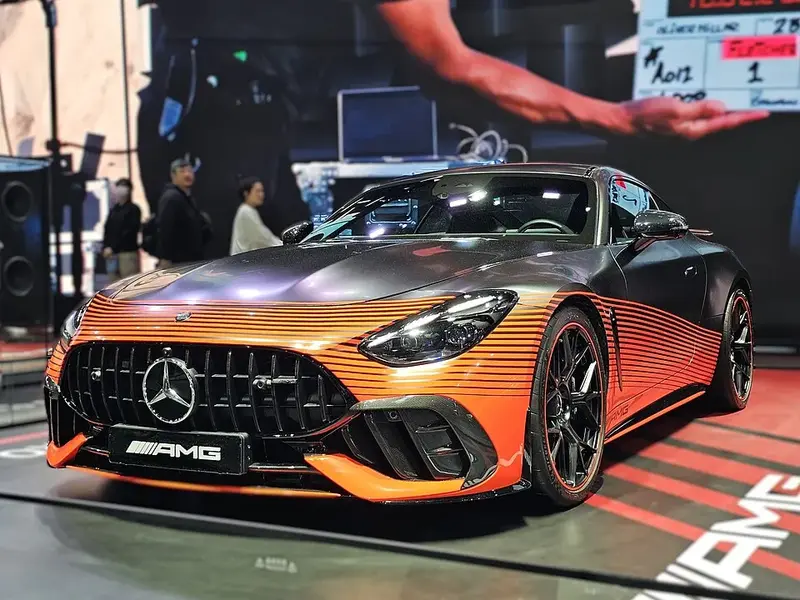 Mercedes-Benz AMG GT - 4