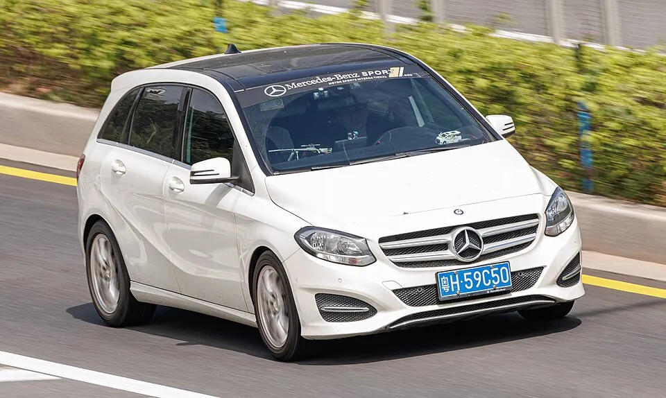 Mercedes-Benz 4