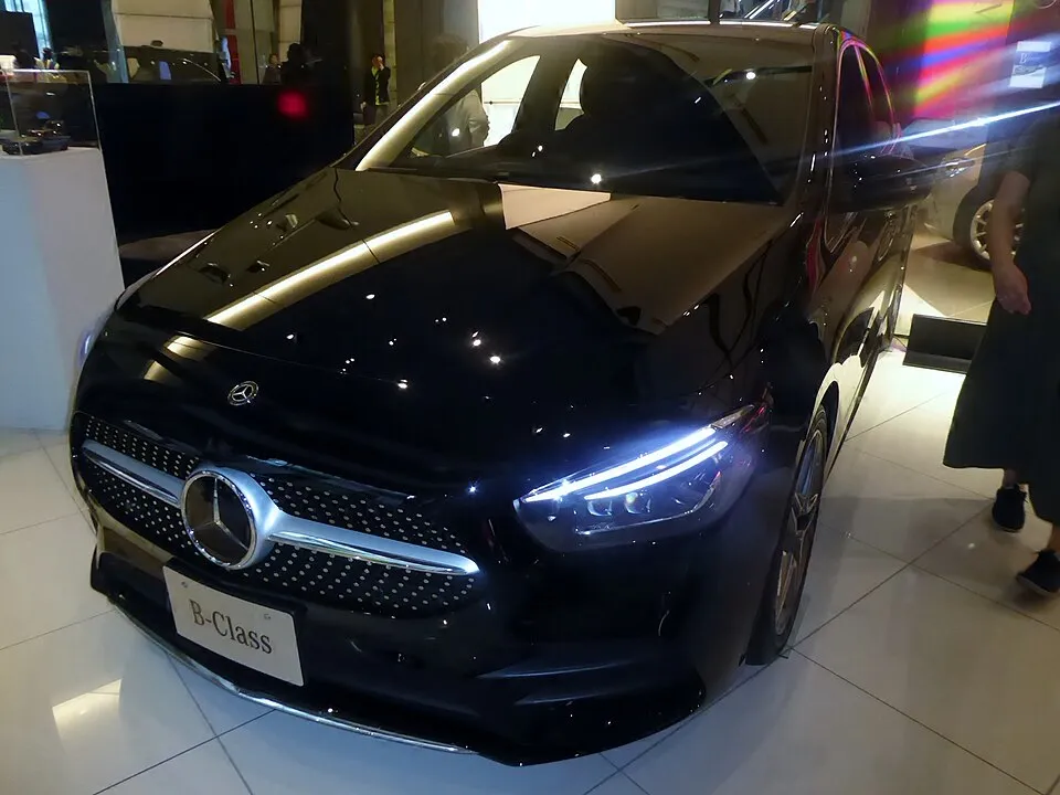 Mercedes-Benz 4
