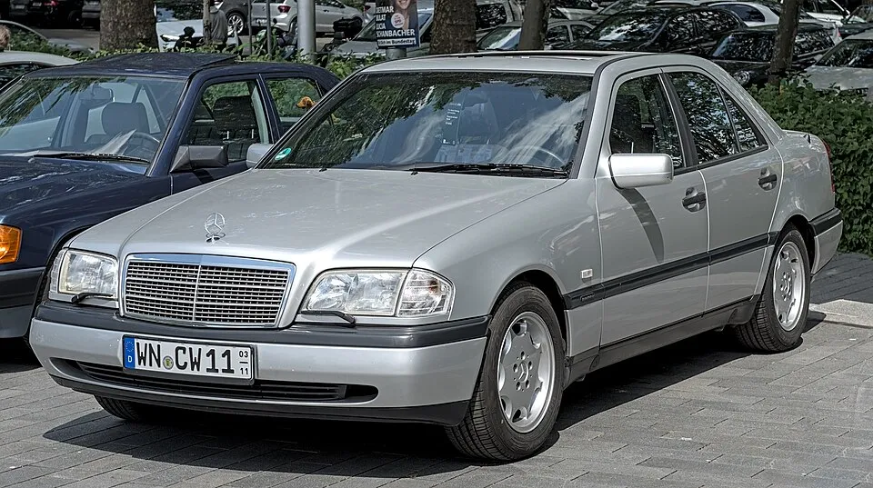 Mercedes-Benz C-Serisi - 2