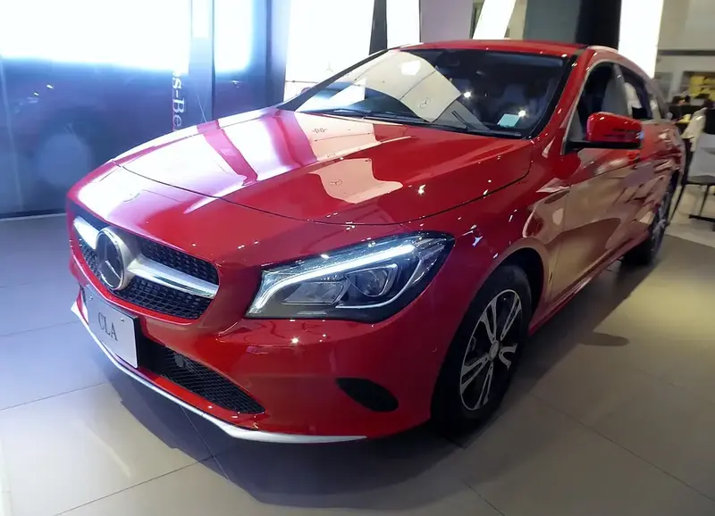 Mercedes-Benz CLA - 4