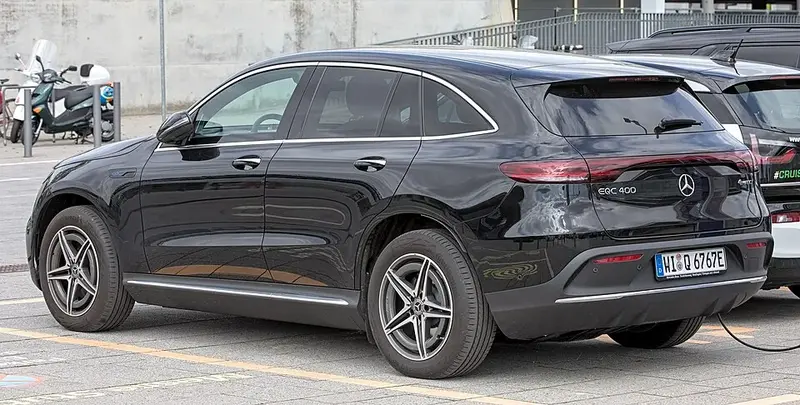Mercedes-Benz EQC - 4