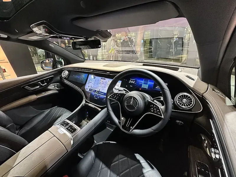 Mercedes-Benz EQS SUV - 2