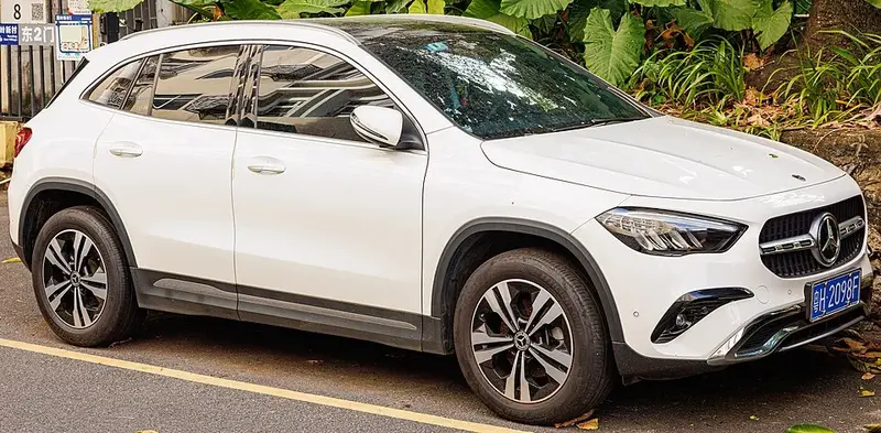 Mercedes-Benz GLA - 3