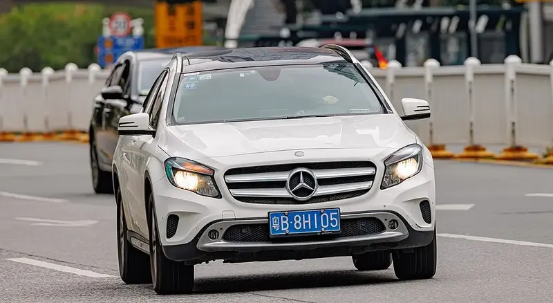 Mercedes-Benz GLA - 2