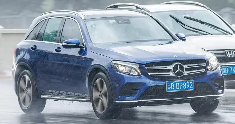 Mercedes-Benz GLC - 4