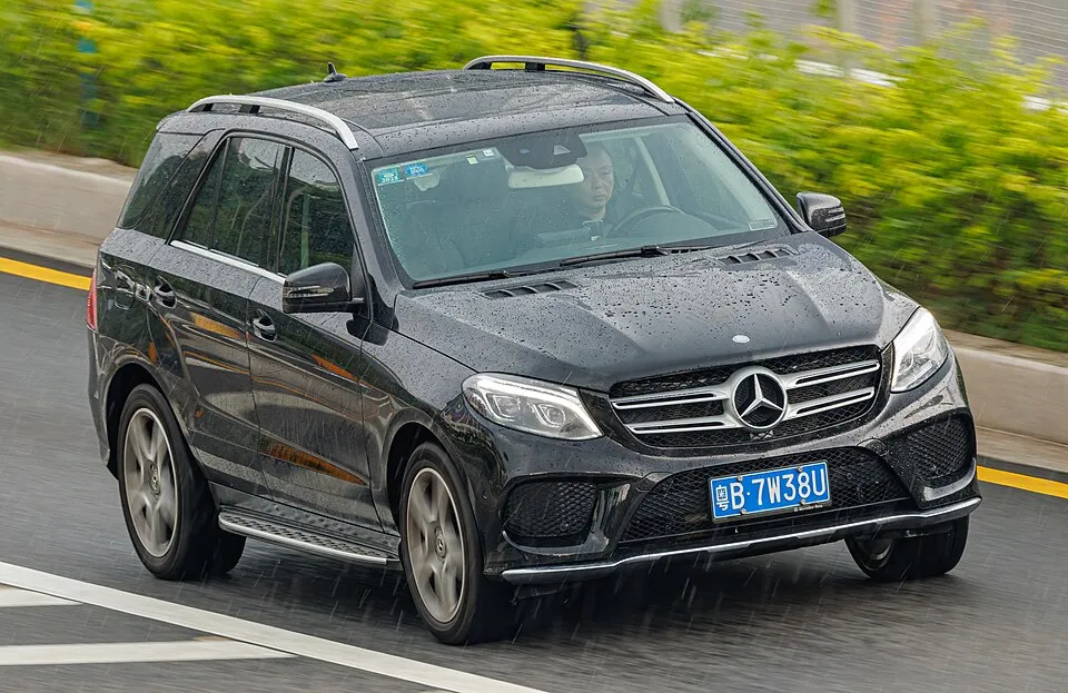 Mercedes-Benz 4
