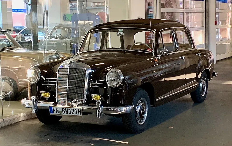 Mercedes-Benz Ponton W180 II Sedan