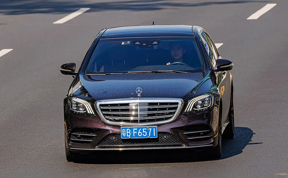 Mercedes-Benz 4