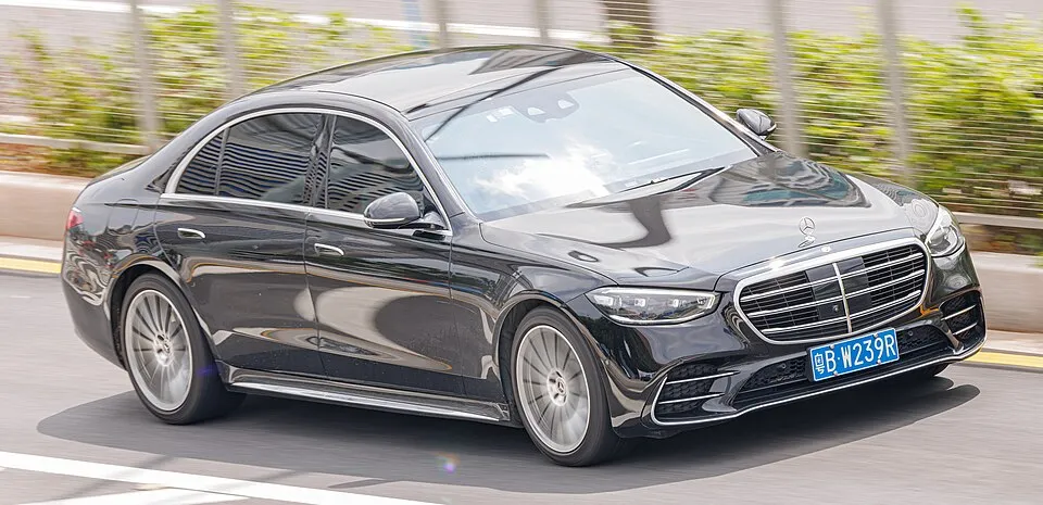 Mercedes-Benz 4