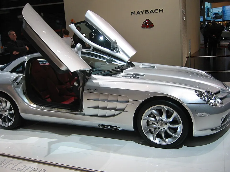 Mercedes-Benz 4