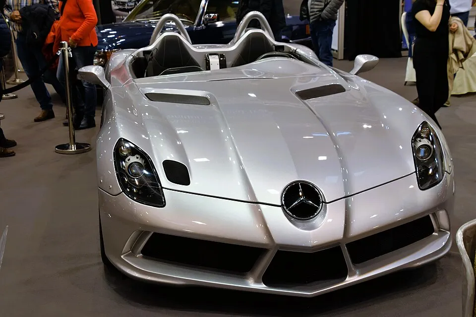 Mercedes-Benz 4