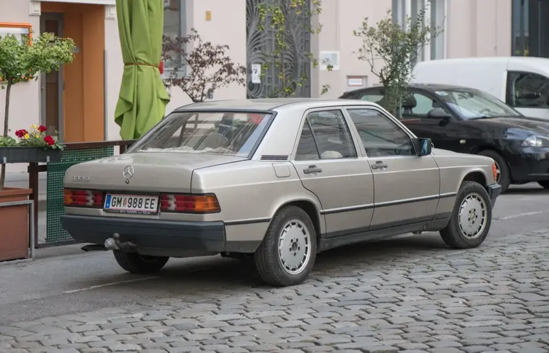 Mercedes-Benz 190 - 3