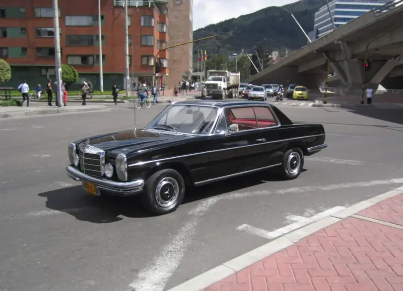 Mercedes-Benz /8 - 3