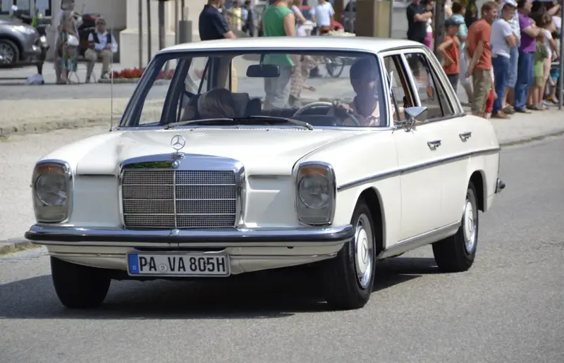 Mercedes-Benz /8 - 3