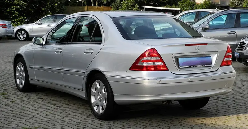Mercedes-Benz C-Serisi - 2